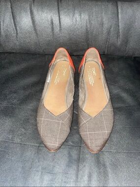 Tom’s tweed flats size 8